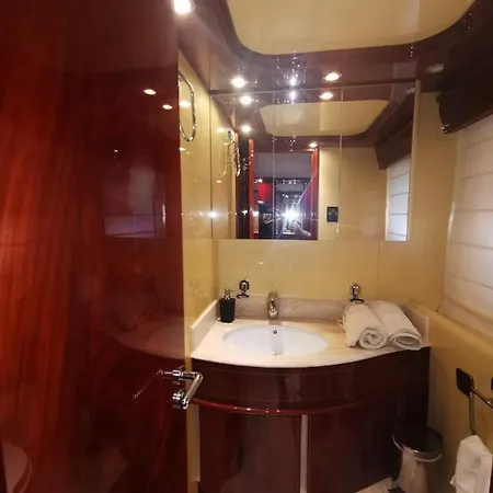 Magnificent Luxury Yacht In Center * Barcelona