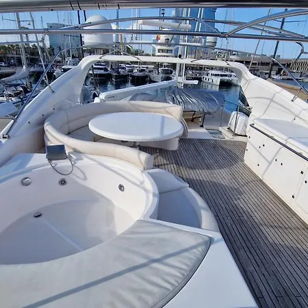 Magnificent Luxury Yacht In Center Botel *
