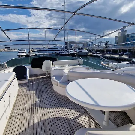 Magnificent Luxury Yacht In Center Botel