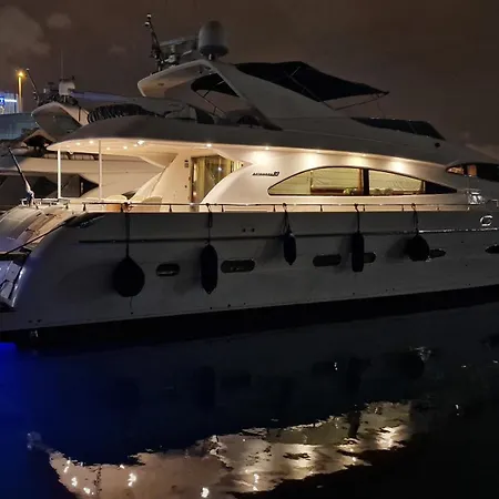 Magnificent Luxury Yacht In Center Botel Barcelona